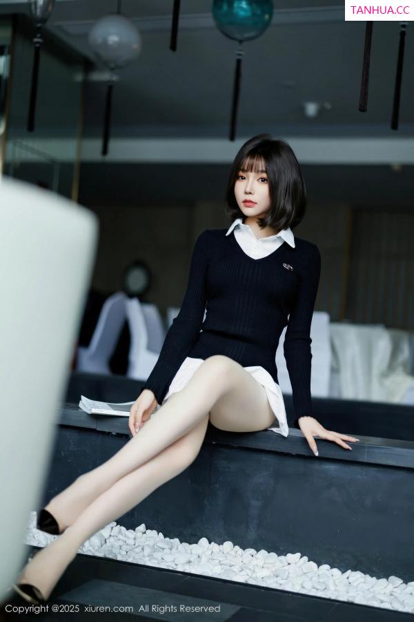   [XiuRen]高清写真图 2025.12.23 No.11138 莉芝荔枝 圣诞主题第9张图片